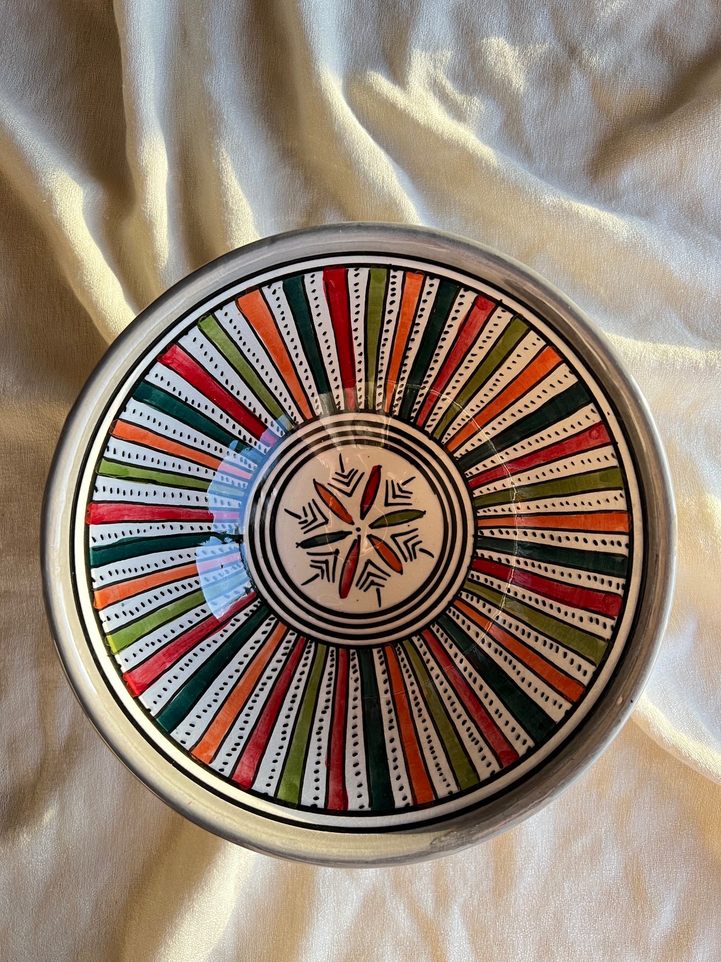 Bol moyen au décor artisanal gris